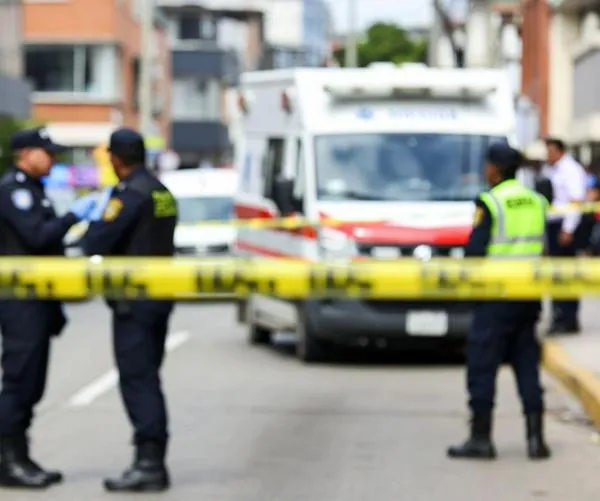 Asesinan a hombre en plena vía pública en Bogotá: sicarios en moto lo atacaron
