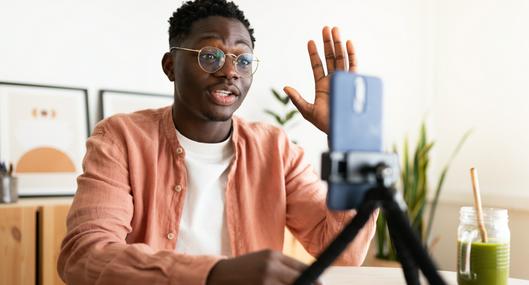 Probé diferentes formas de sostener el celular y estas 3 opciones son ideales para grabar sin ayuda