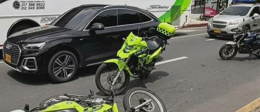 Estudiante del Liceo Nacional de Ibagué resultó herida en accidente de tránsito con motocicleta de policía frente al colegio