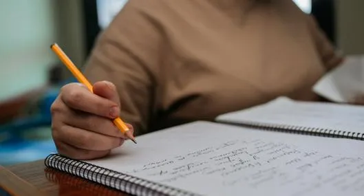 Hay becas para estudiar en Los Andes, Javeriana y otras universidades: quiénes pueden aplicar