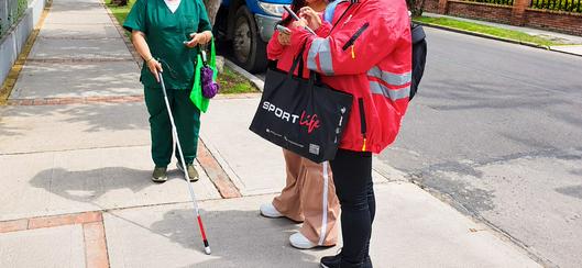La movilidad de personas con discapacidad visual en Bogotá enfrenta desafíos y nuevas acciones de inclusión en el Día del Bastón Blanco