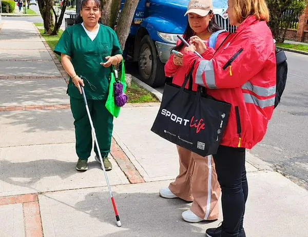 Día del Bastón blanco: Bogotá promueve entornos más seguros para las personas con discapacidad visual 