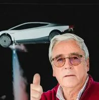 José Clopatofsky mostró problema del carro volador de Tesla