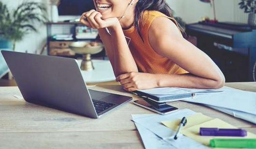 Google y Colnodo lanzan convocatoria de 15.000 becas para certificaciones profesionales en Colombia, incluida inteligencia artificial