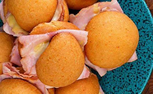 La almojábana: historia, origen europeo y evolución como patrimonio gastronómico en la mesa colombiana