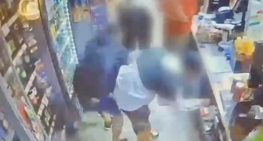 Millonario robo a Oxxo en Modelia quedó en video: tres hombres fueron capturados en Bogotá