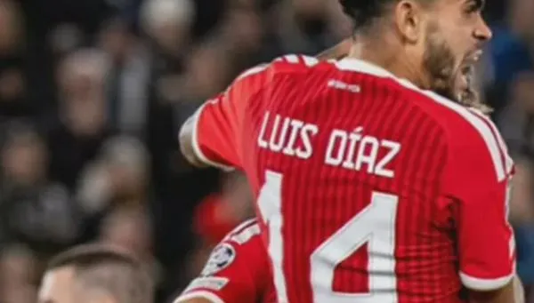 No fue uno ni fueron dos, fueron tres: vea el triplete que acaba de marcar Lucho Díaz con el Bayern Múnich