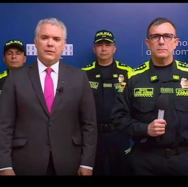 El expresidente Iván Duque respaldó al general (r) Jorge Luis Vargas tras sus denuncias de seguimientos ilegales durante el gobierno de Gustavo Petro.