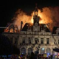 Incendio en el ayuntamiento de Limoges, Francia: imágenes y daños