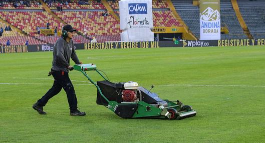 “Es muy peligroso”: figura de Millonarios expuso lo que preocupa de la cancha de El Campín