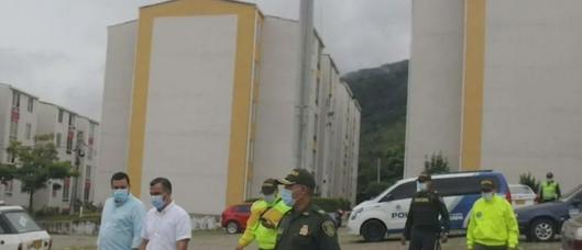 Hombre fallece tras ataque con arma cortopunzante en parqueadero de Multifamiliares El Tejar, sur de Ibagué