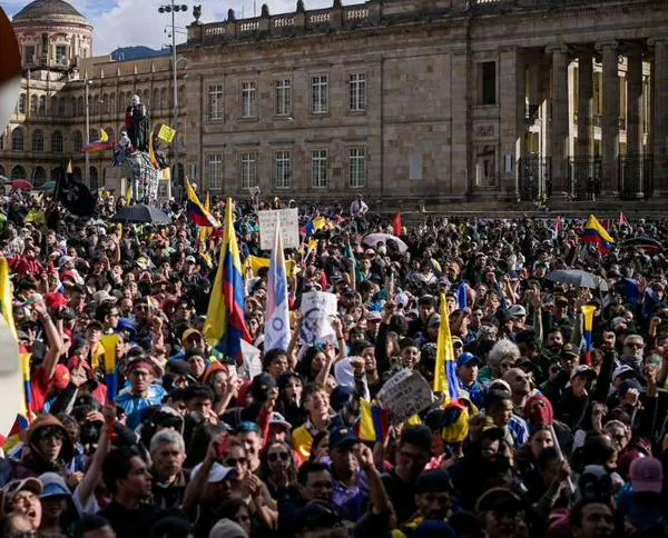 Oposición se reorganiza en era De la Espriella y alista nuevas protestas | La Mesa Redonda