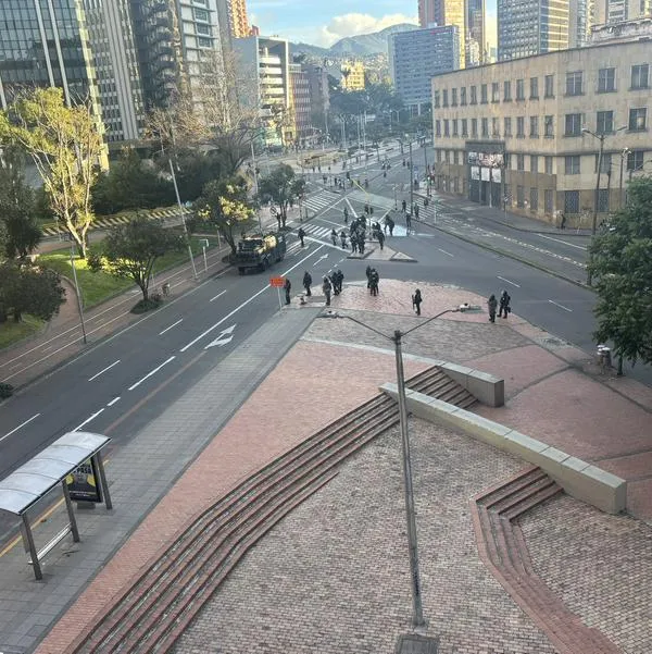 Enfrentamientos en la avenida Caracas de Bogotá afectan a TransMilenio