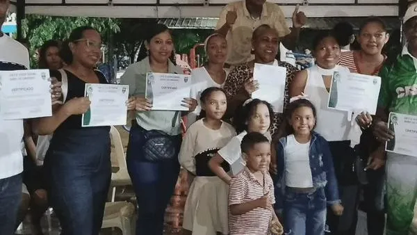 Bajo la lluvia, Los Fundadores rindió homenaje a la familia Prescott, leyenda del boxeo vallenato