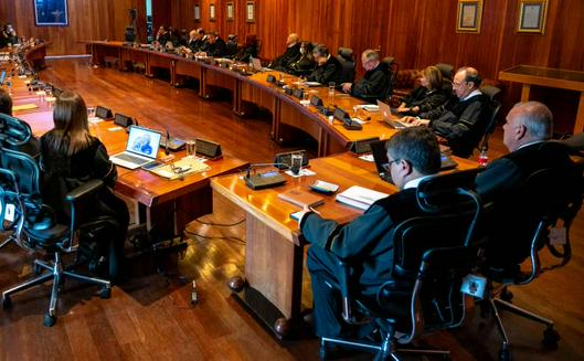 Corte Suprema ordena reintegro de abogada embarazada tras despido en el Consejo de Estado por garantía de protección laboral