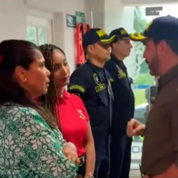 El presidente Abelardo de la Espriella increpó en San Andrés a la gobernadora y a la representante Elizabeth Jay-Pang por polémicas en contratación y salud