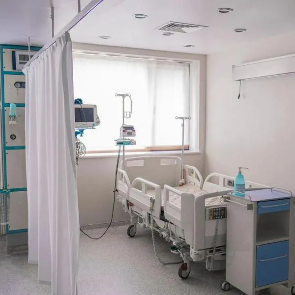 Mujer intentó ayudar a una vecina en Bogotá, pero terminó apuñalada: qué pasó