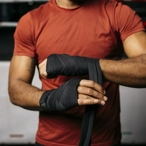 Guantes para gimnasio y pesas por $37.648: tienen 41 % de descuento