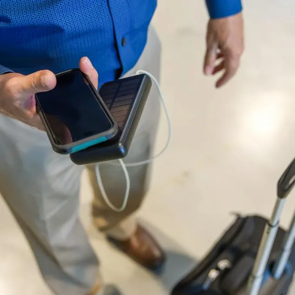 Cómo elegir una power bank para viajar: guía para comprar una batería portátil