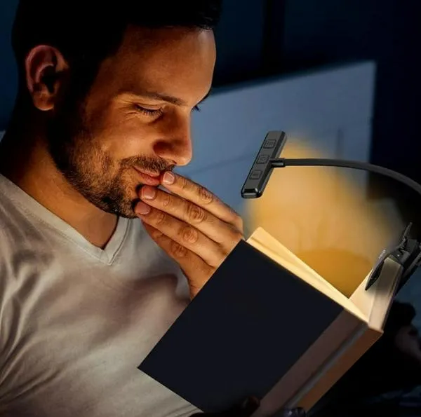 Luz de lectura con clip: cómo elegir una para leer de noche y comprar en Amazon