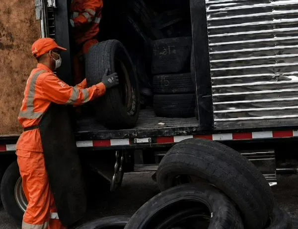 Más de 131.000 llantas abandonadas han sido recogidas en Bogotá en lo corrido de 2026 