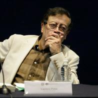 Expertos en Blu Radio analizaron el informe de la Contraloría sobre la deuda pública de Colombia, advirtiendo sobre un déficit fiscal histórico y ajustes. 