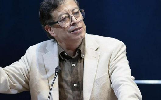 Bancada de Salvación Nacional denuncia a Gustavo Petro por presuntas irregularidades en reuniones con exjefes paramilitares