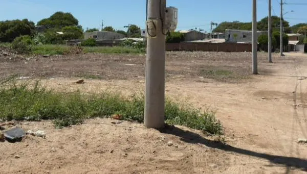 Comunidad de Villa Concha pide apoyo para convertir lote en cancha deportiva