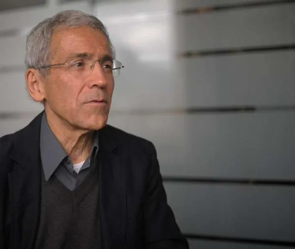 Juez cierra investigación contra padre De Roux por presunto encubrimiento en casos de abuso