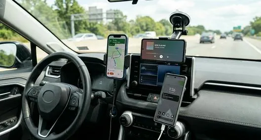 Tres soportes para celular (baratos) que se adaptan al carro y son fáciles de pedir en Amazon