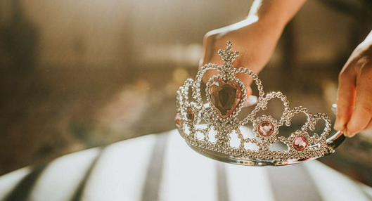 Así es la Señorita Colombia hecha con inteligencia artificial que busca corona en Miss AI Universe