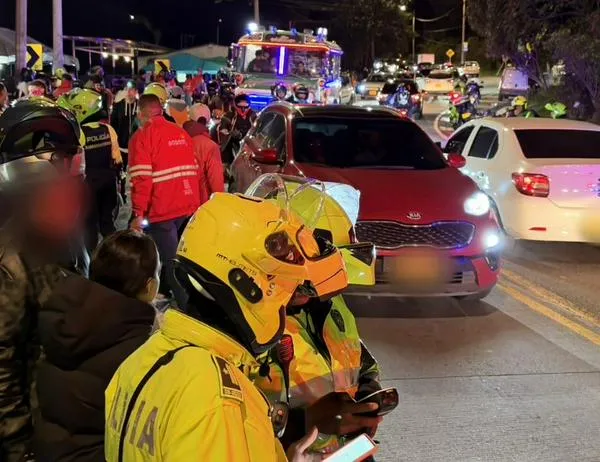 Megatoma en la vía La Calera recuperó 130 m² de espacio público e impuso 40 comparendos en tres puntos del corredor vial 