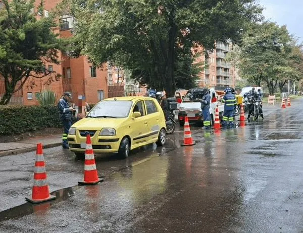 ¿Cómo opera el pico y placa en Bogotá para mañana jueves 22 de octubre de 2026?  