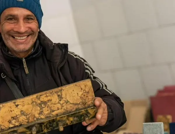 Freddy Afanador, un habitante de Bogotá que dejó las calles y sueña con estudiar mientras reconstruye su vida 