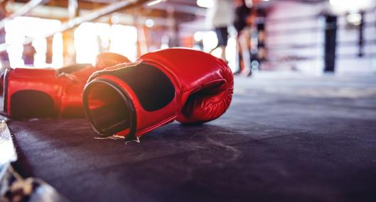 Esta máquina de boxeo musical convierte una pared de la casa en una zona de entrenamiento