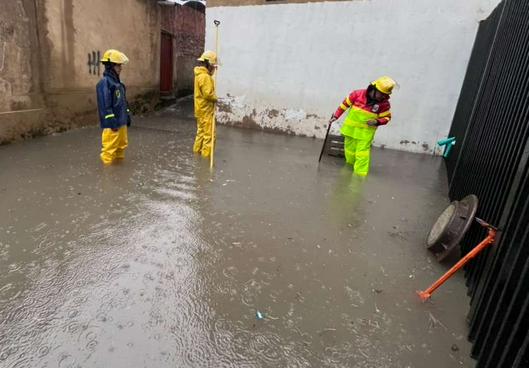 Lluvias intensas generan desbordamiento de quebradas y emergencias por inundaciones en Fusagasugá, Cundinamarca