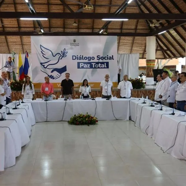 Excomandantes de las AUC rechazaron un documento difundido sobre el 'Pacto de Valledupar' y salió a luz un video inédito con el balance de Angie Rodríguez.