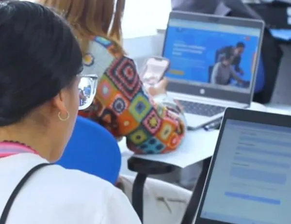 Conoce 'Conéctate y Crece': Bogotá lleva 'Conexión Social' a otro nivel con lanzamiento de plataforma educativa 