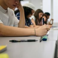 Matemáticas y lectura suben en Colombia según Icesi, pero Bogotá y Medellín caen