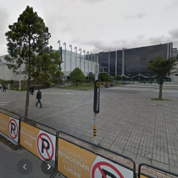 Gran Estación dio aviso a visitantes por incendio en centro comercial de Bogotá