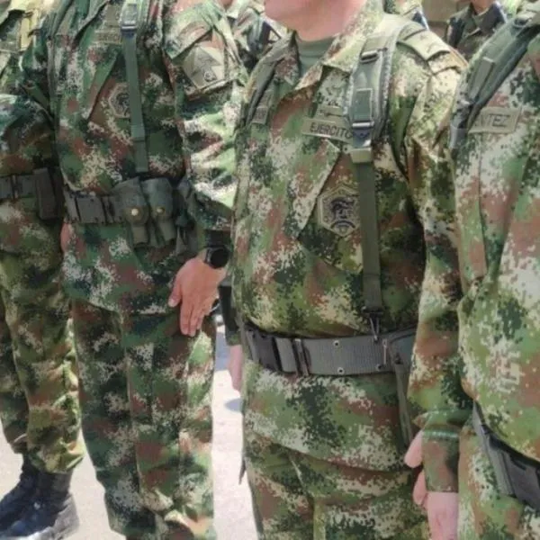 nombre del cabecilla del Eln contra el que iba bombardeo en Nariño y Cauca