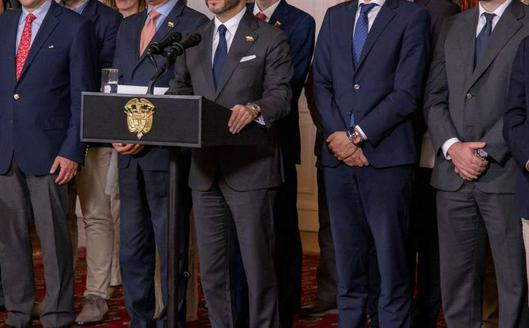 Frecuentes cambios en altos cargos marcan los primeros meses del gobierno de Abelardo de la Espriella en Colombia