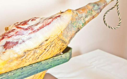 Cómo conservar una pata de jamón serrano: condiciones óptimas de almacenamiento y recomendaciones clave en casa