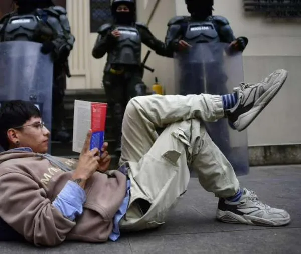 Plantón frente a la Biblioteca Nacional: así se vivió la jornada de manifestaciones