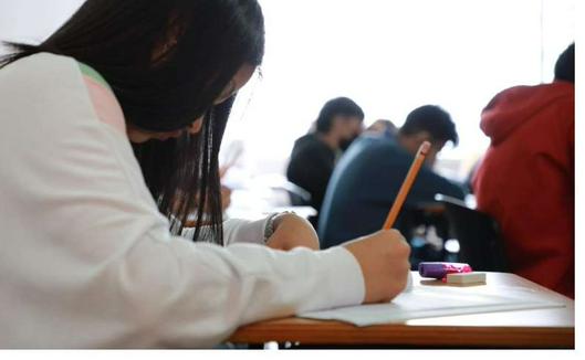 Informe revela avance en calidad educativa media en Colombia, pero persisten brechas entre regiones y sectores