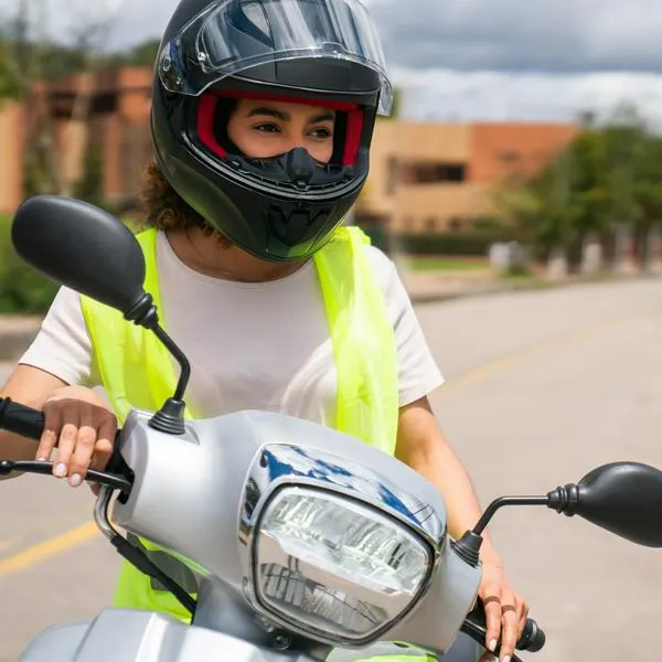 ¿Dónde habrá curso gratuito de conducción para mujeres motociclistas en Bogotá