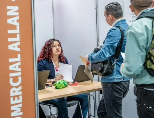 Bogotá se destaca en América Latina por impulsar el empleo para migrantes y los trabajos sostenibles 