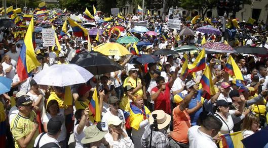Decreto 1525 de 2026: debate sobre nuevas reglas y límites a la intervención estatal en la protesta social en Colombia
