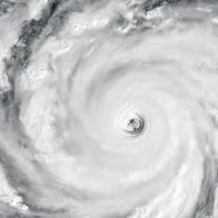 El tifón Champi azota a Taiwán como el ciclón más poderoso de 2026, dejando daños, evacuaciones, vuelos cancelados y un trágico saldo de víctimas.