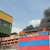¡Atención! Se registra incendio estructural en el barrio Sucre, centro de Cali